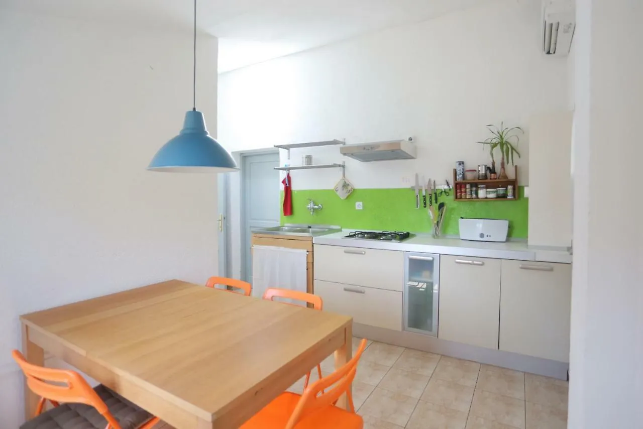 אומאג Rural Apartment Geja
