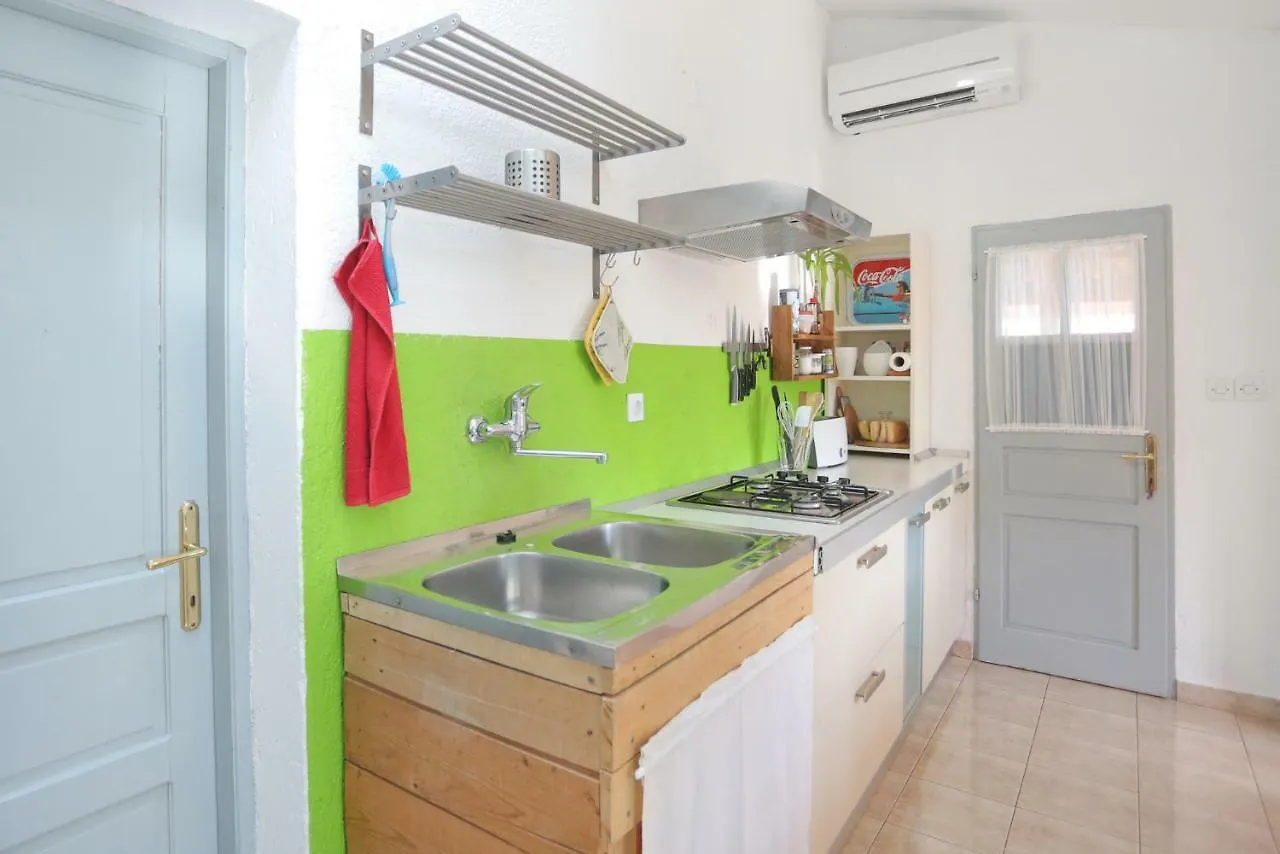 אומאג Rural Apartment Geja